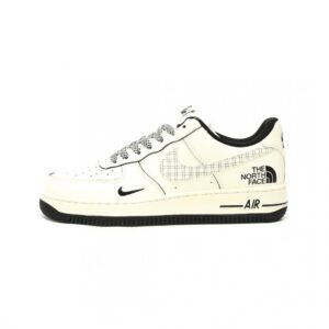 【AT13149】ナイキ x ザ・ノースフェイス Air Force 1 コラボカスタムモデル｜ストリートファッションとアウトドアの融合【Nike x The North Face】 | Nike x The North Face