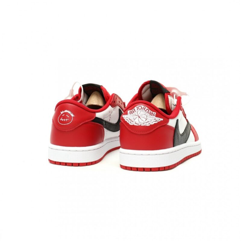 【AT13152】トラビス・スコット×ナイキ エアジョーダン1ロー スニーカー | Nike x Travis Scott