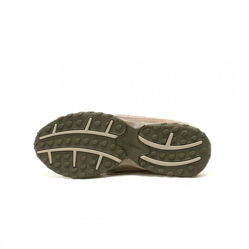 【AT13190】ニューバランス New Balance 204Lシリーズ スポーツシューズ | New Balance