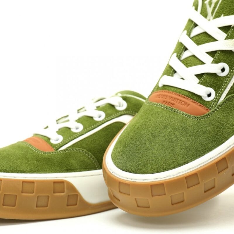 【AT13204】LOUIS VUITTON（ルイヴィトン）Tilted シリーズ苔緑色スポーツシューズ - 高品質素材と前衛的デザイン | Louis Vuitton Malletier