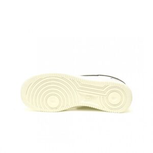 【AT13234】ナイキ エアフォース 1 07 ロー ロースニーカー クリームカラー 高品質レザー素材 エアクッション技術搭載 | Nike Air Force 1