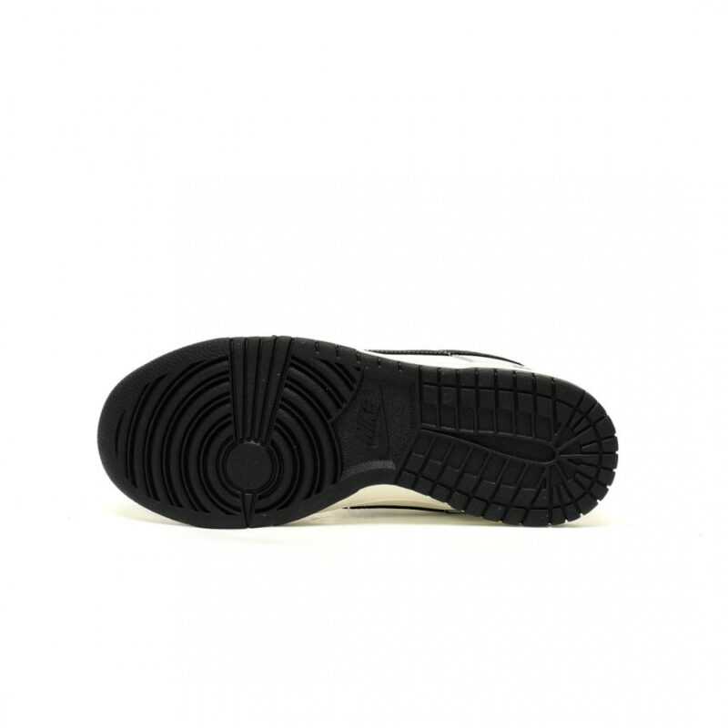 【AT13235】Nike SB Dunk Lowシリーズ グラフィティ配色ローカットスケートボードシューズ | Dunk