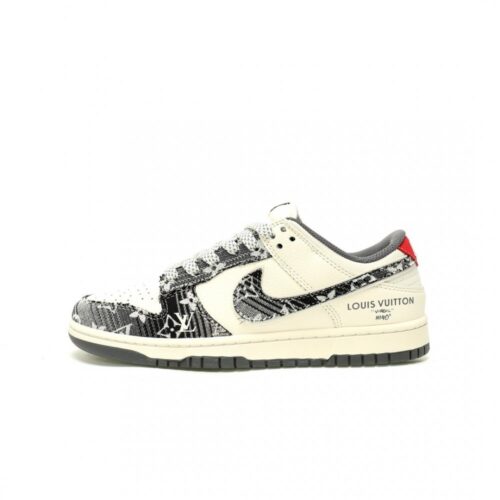 865699465_1 【AT13239】ルイ・ヴィトン x ナイキ SB ダンクロー スニーカー - リザード型押し牛革&デニム素材、高級感とストリートカルチャー融合 🔥 | LV x Nike