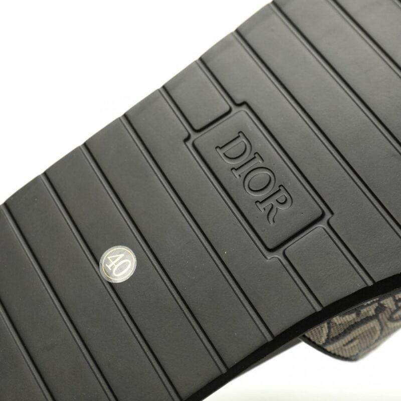 【AT13345】ディオールDiorオブリークプリントサンダル - 現代的なエレガンスとストリートファッションの融合 | Christian Dior