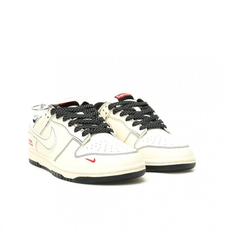 【AT13370】シュプリーム×ナイキSBダンクLowコラボ - ストリートファッションの最高傑作 | Supreme x Nike