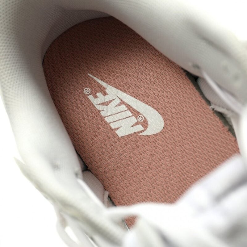 【AT13595】Nike x Off-Whiteコラボ SBダンクローグラフィティスニーカー | OffWhite x Nike