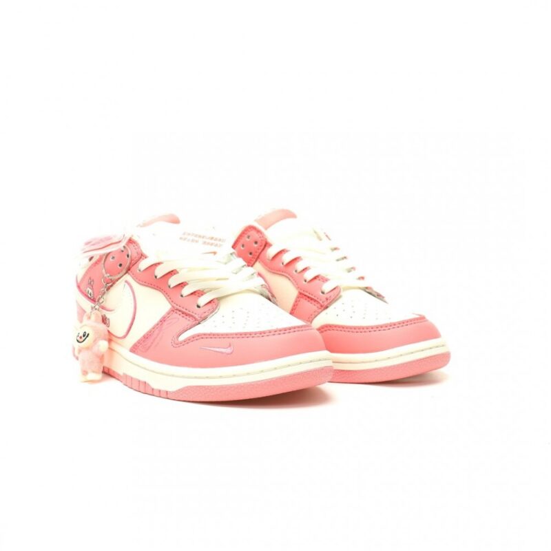 【AT13972】Nike SB Dunk Low LABUBUコラボカスタムシューズ | Nike x Labubu