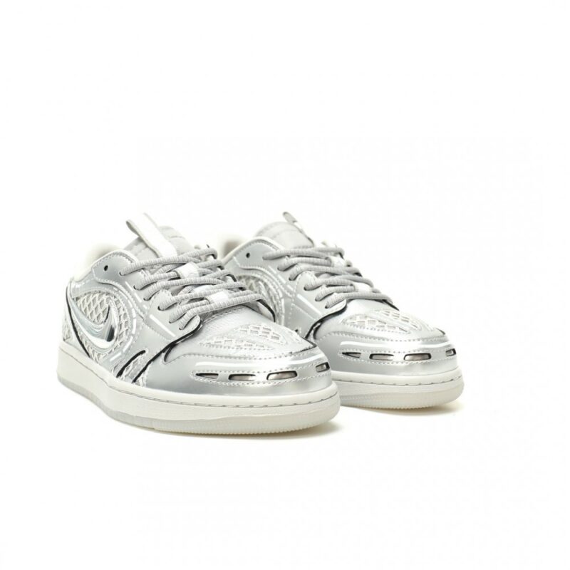 【AT13974】ナイキ・エア・ジョーダンAJ1 ロー メタリックシルバー バスケットボールシューズ | Nike Air Jordan
