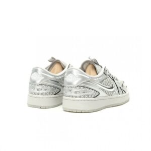 【AT13974】ナイキ・エア・ジョーダンAJ1 ロー メタリックシルバー バスケットボールシューズ | Nike Air Jordan