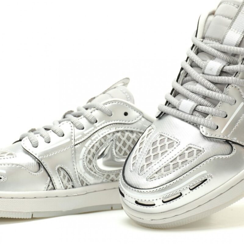 【AT13974】ナイキ・エア・ジョーダンAJ1 ロー メタリックシルバー バスケットボールシューズ | Nike Air Jordan