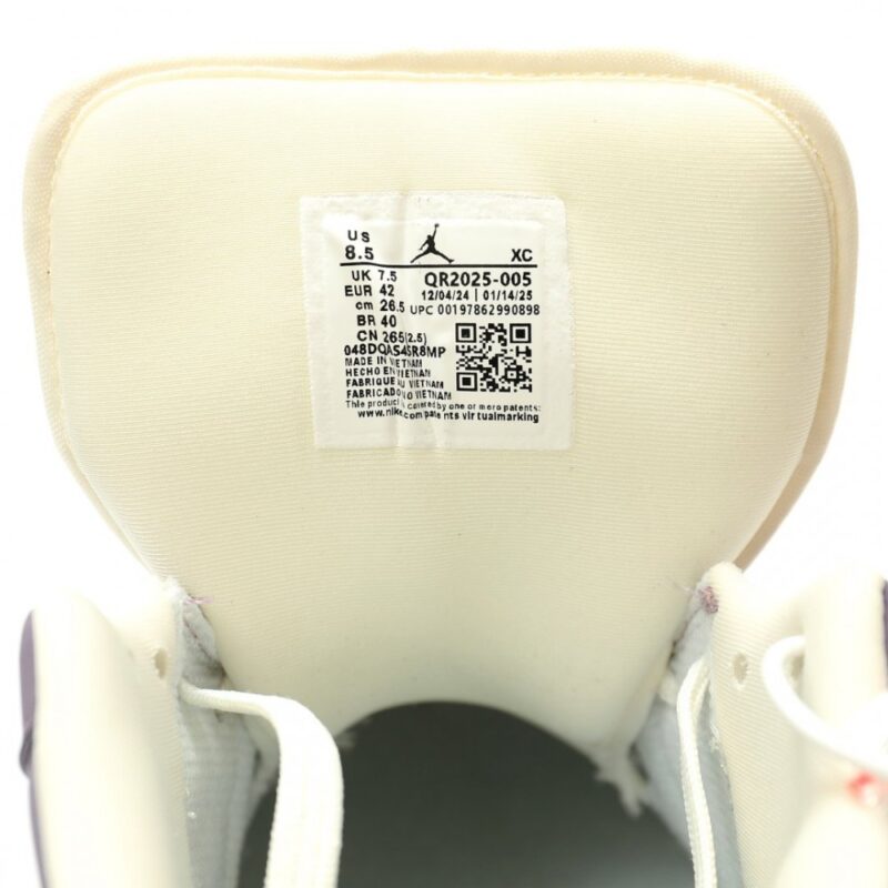 【AT14005】Nike Air Jordan 1 Low OG x LABUBU カートゥーンアートスニーカー | Nike x Labubu