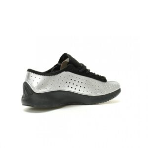 【AT14032】Nike Air Max Moto 2Kシリーズのシルバーメタリックローカットスニーカー | Nike Air Max