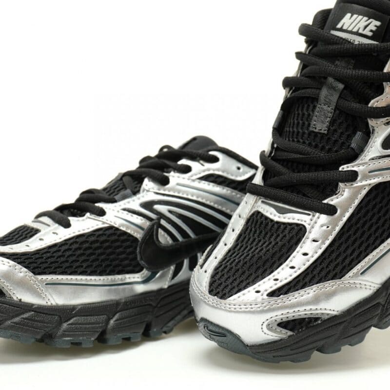 【AT14034】ニュースタイル👟🔥 Nike Air Max Moto 2Kシリーズ レトロランニングシューズ - メタルシルバーとブラックのユニセックスデザイン | Nike Air Max