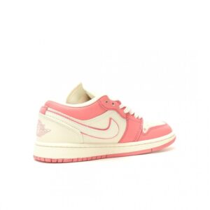 【AT14047】Nike × LABUBU コラボ ローカットスニーカー | Nike x Labubu