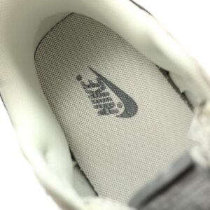 【AT14084】ルイ・ヴィトン x ナイキ SB ダンク ロー スニーカー | ストリートカルチャーと優雅なクラフトマンシップの融合 | Nike x Louis Vuitton