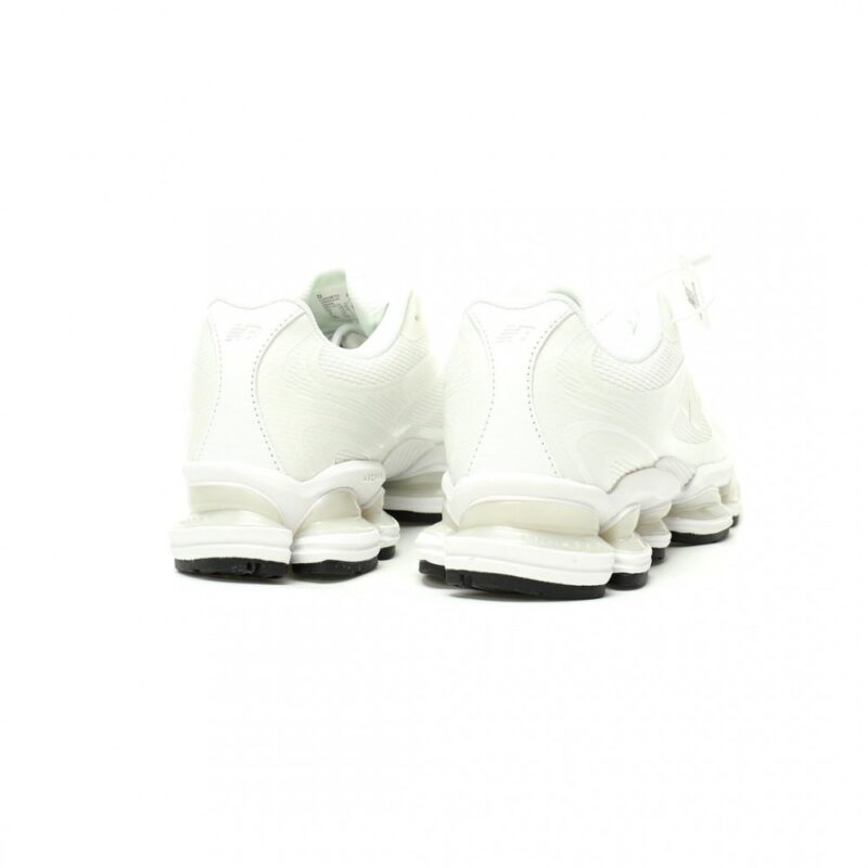 【AT14096】ニューバランスABZORB 2000ランニングシューズ - 都市生活に最適 | New Balance