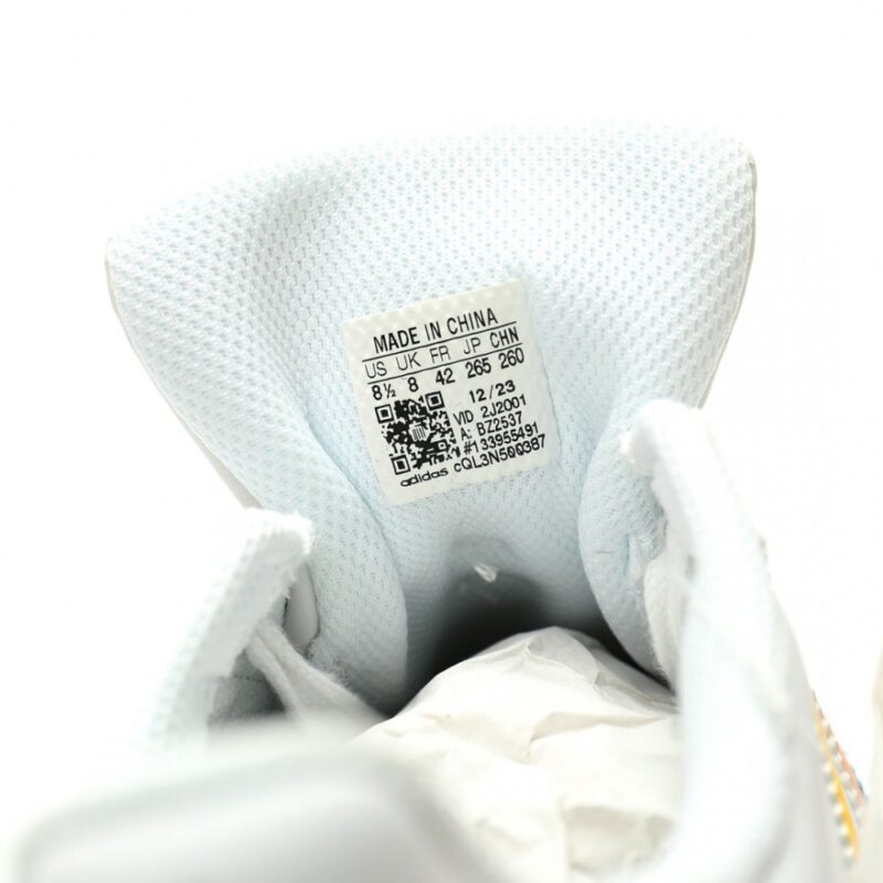 【AT14099】カウズとAdidas Originalsコラボのスーパースター スニーカー レザーアッパー素材、快適なサポート付き | Superstar