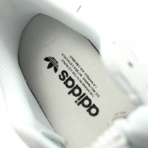 【AT14099】カウズとAdidas Originalsコラボのスーパースター スニーカー レザーアッパー素材、快適なサポート付き | Superstar