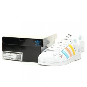 【AT14099】カウズとAdidas Originalsコラボのスーパースター スニーカー レザーアッパー素材、快適なサポート付き | Superstar