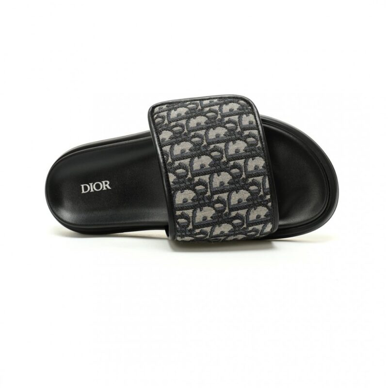 【AT14115】ディオール(Dior)のAquaシリーズサンダル - フランス高級ファッションブランドの贅沢な革命 | Dior Paris