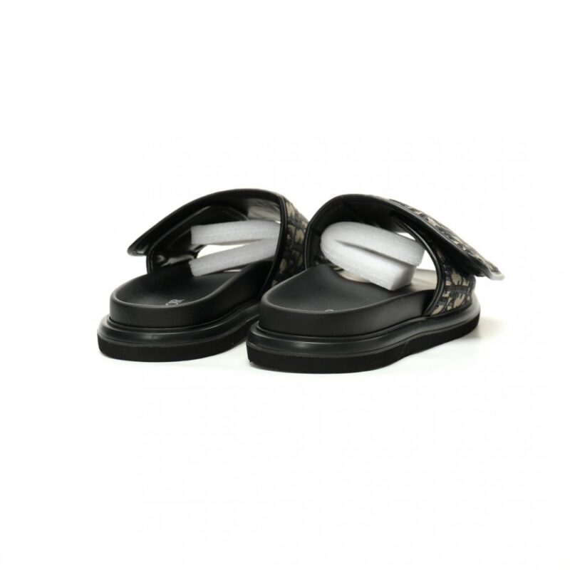 【AT14115】ディオール(Dior)のAquaシリーズサンダル - フランス高級ファッションブランドの贅沢な革命 | Dior Paris