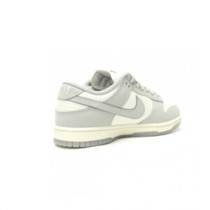 【AT14265】Nike SB Dunk Low クラシックな煙灰色とオフホワイトのスケートボードシューズ | Nike Dunk