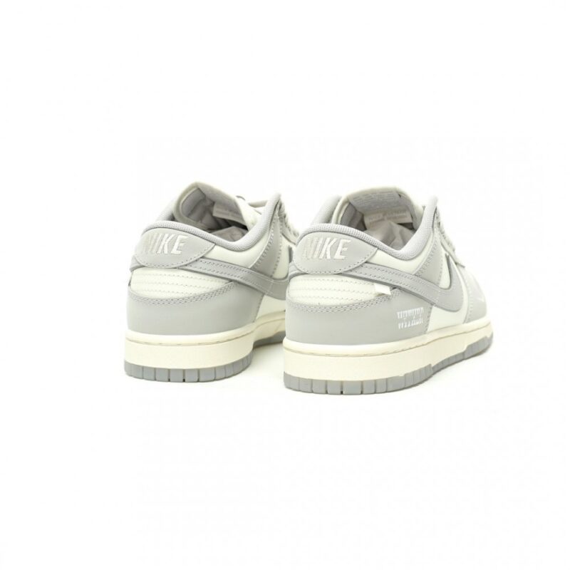 【AT14265】Nike SB Dunk Low クラシックな煙灰色とオフホワイトのスケートボードシューズ | Nike Dunk
