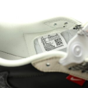 【AT14269】ナイキ エア ジョーダン 1 x ザ ノースフェイス x トラビス スコット スニーカー | Nike x The North Face