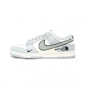 【AT14339】ナイキSBダンクロー×ザノースフェイス コラボローカットスケートシューズ | Nike x The North Face