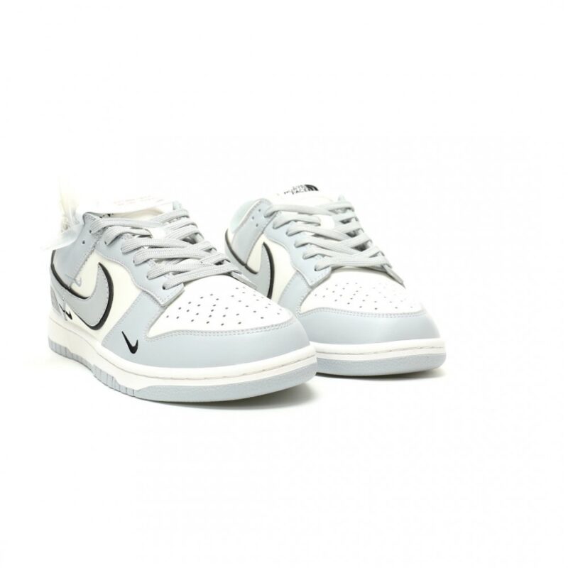 【AT14339】ナイキSBダンクロー×ザノースフェイス コラボローカットスケートシューズ | Nike x The North Face