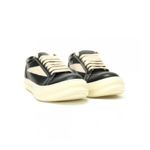 【AT14348】リック・オウエンズ デザイナーとのVans Old Skool レザースニーカー 黒光沢皮革とベージュスエードのユニークなデザイン | Converse