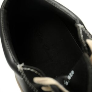 【AT14348】リック・オウエンズ デザイナーとのVans Old Skool レザースニーカー 黒光沢皮革とベージュスエードのユニークなデザイン | Converse