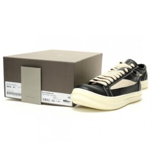 【AT14348】リック・オウエンズ デザイナーとのVans Old Skool レザースニーカー 黒光沢皮革とベージュスエードのユニークなデザイン | Converse