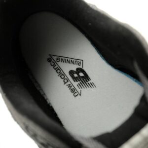 【AT14358】New Balance 9060シリーズ：ファッションと快適さを兼ね備えたレトロスニーカー | New Balance