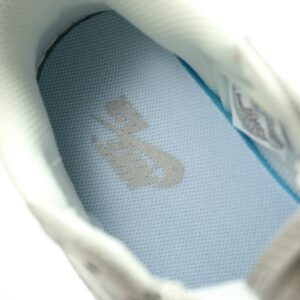 【AT14395】Travis Scott × Off-White × Nike Air Jordan 1 Low スニーカー - グレーと白のコラボデザイン | Travis Scott x Nike