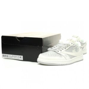 【AT14395】Travis Scott × Off-White × Nike Air Jordan 1 Low スニーカー - グレーと白のコラボデザイン | Travis Scott x Nike