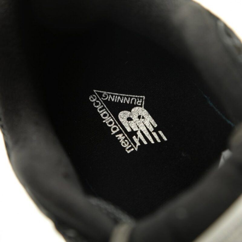 【AT14805】ニューバランス9060シリーズランニングシューズ ブラックグレー - レトロトレンドと快適なサポート | New Balance