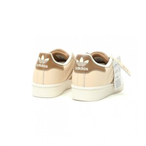 【AT14809】アディダス オリジナルス スーパースター シェルトウ運動靴 - ミルクティーイエローとコーヒーブラウンのクラシックカラー | Adidas Superstars
