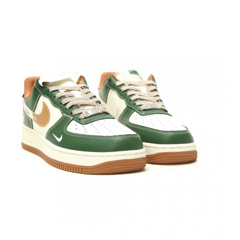 【AT14820】UNDEFEATED x Nike Air Force 1 コラボレーションシューズ | AF1