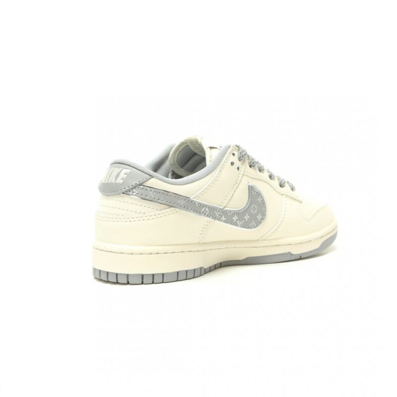 【AT14826】ルイ・ヴィトン×ナイキSB ダンク ロー スニーカー：モノグラムプリント素材と高品質リザード加工の牛革が融合した限定コラボ | Louis Vuitton x Nike