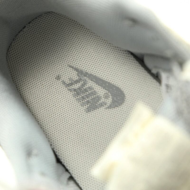 【AT14826】ルイ・ヴィトン×ナイキSB ダンク ロー スニーカー：モノグラムプリント素材と高品質リザード加工の牛革が融合した限定コラボ | Louis Vuitton x Nike