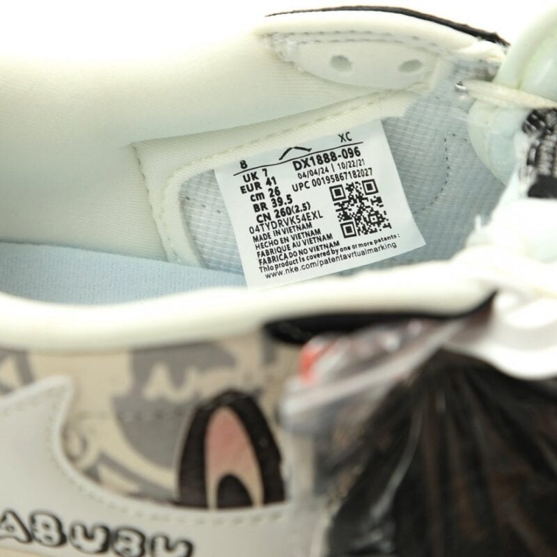 【AT14830】ナイキ エアジョーダン 1 ローオージー × ラブブブ コラボスニーカー | Nike x Labubu