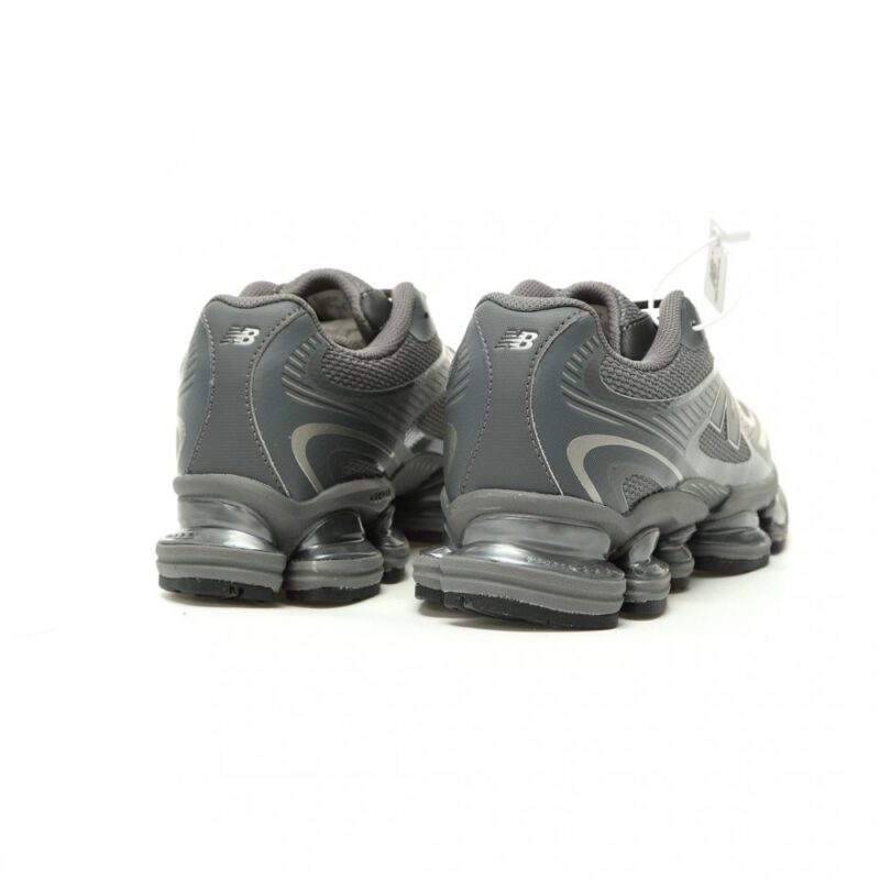 【AT14841】ニューバランス U2000シリーズスポーツシューズ - ダークグレー配色 | New Balance