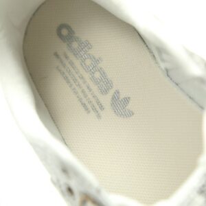 【AT14848】アディダスオリジナルスSamba OG シルバーとホワイトのスポーツシューズ | Adidas Samba
