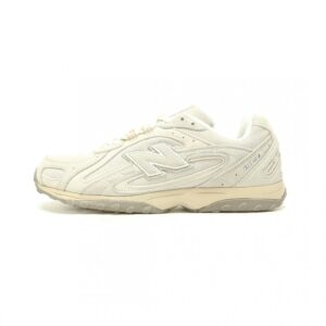 【AT14873】ニューバランス204Lベージュローカットスニーカー - 都市通勤とカジュアルに最適 | New Balance