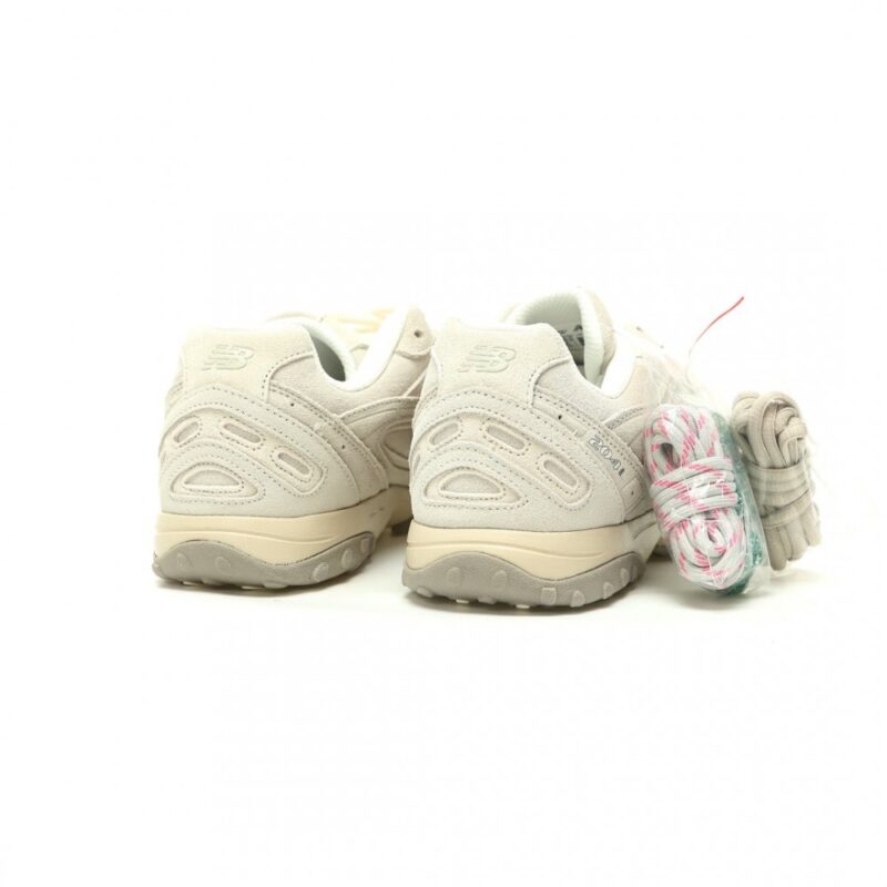 【AT14873】ニューバランス204Lベージュローカットスニーカー - 都市通勤とカジュアルに最適 | New Balance