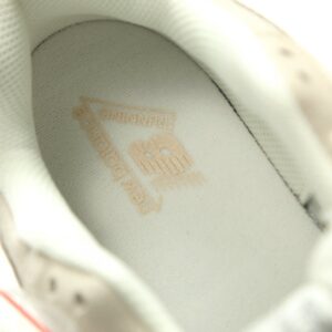 【AT14873】ニューバランス204Lベージュローカットスニーカー - 都市通勤とカジュアルに最適 | New Balance