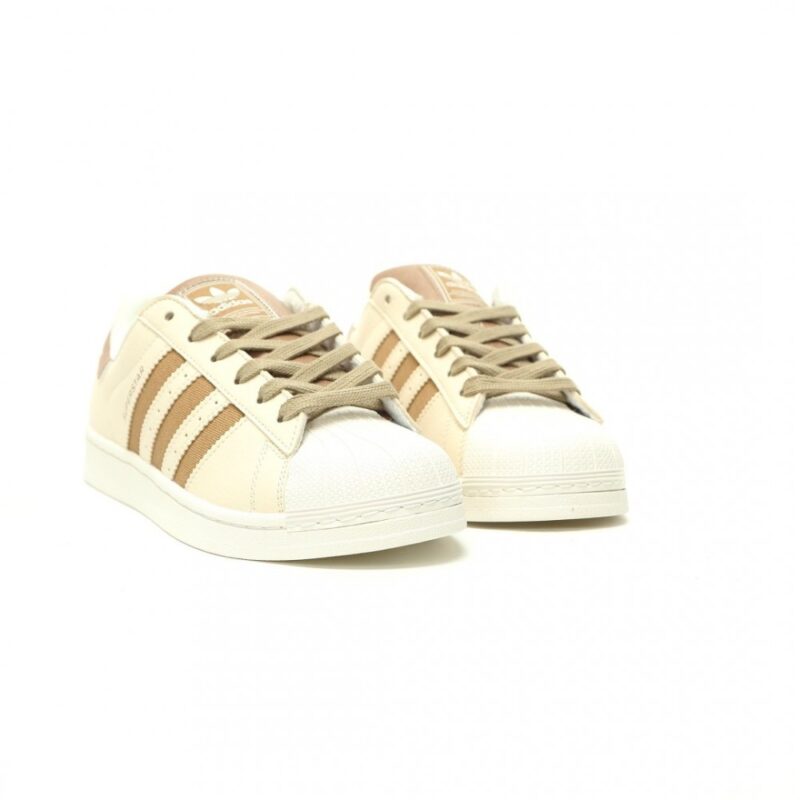 【AT14880】アディダスのスーパースタークラシックなミルクティーカラーレザーシューズ | Adidas Superstar