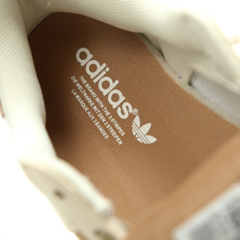 【AT14880】アディダスのスーパースタークラシックなミルクティーカラーレザーシューズ | Adidas Superstar