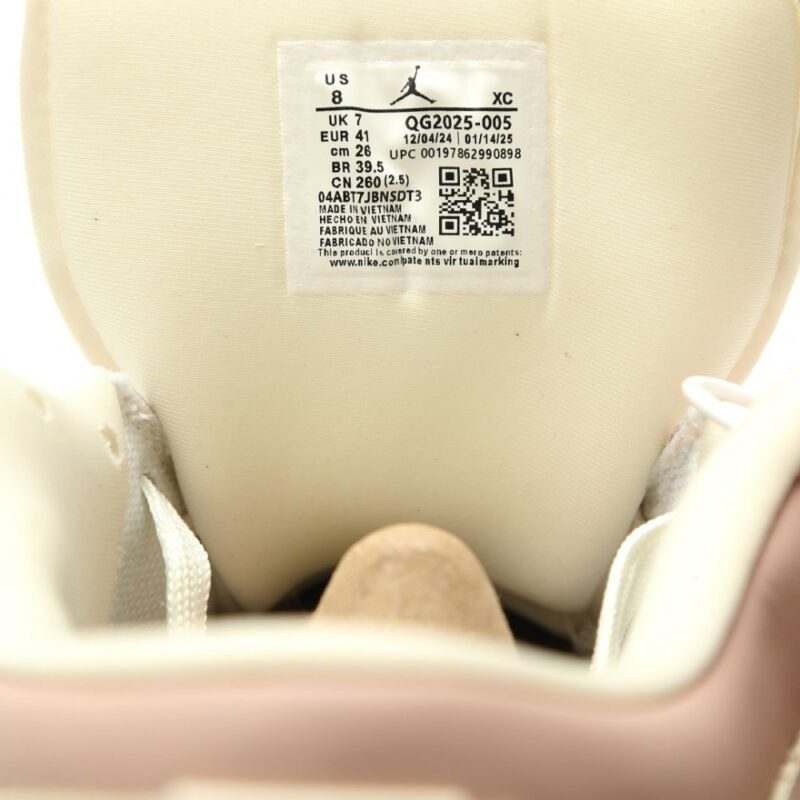 【AT14894】ナイキ エアジョーダン 1 ロー OG × LABUBU コラボモデル | Nike x Labubu